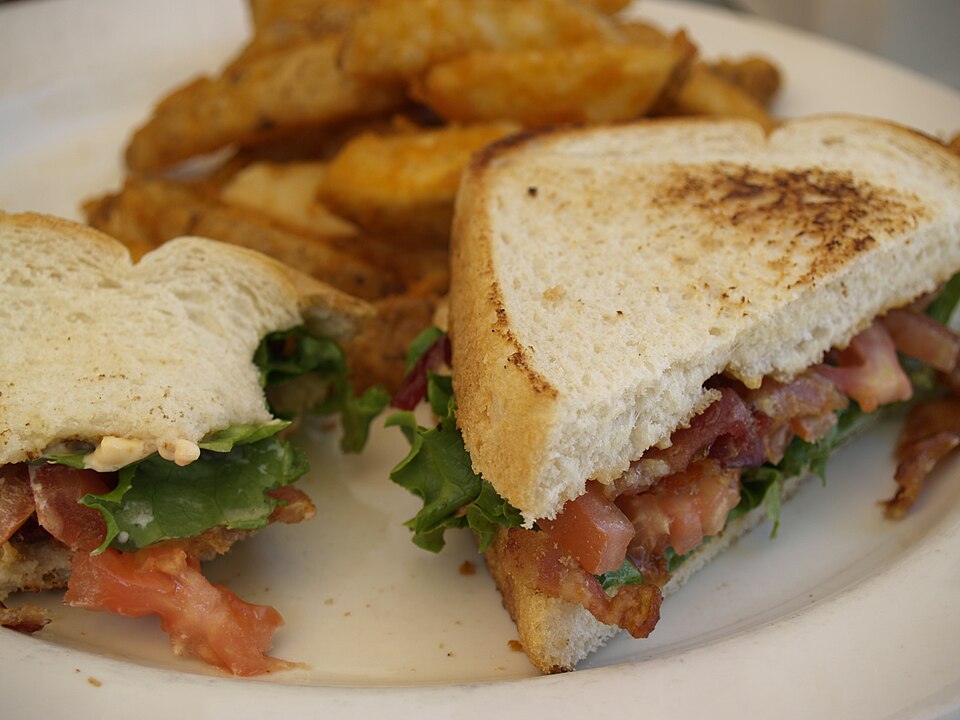 Photo: BLT sandwich