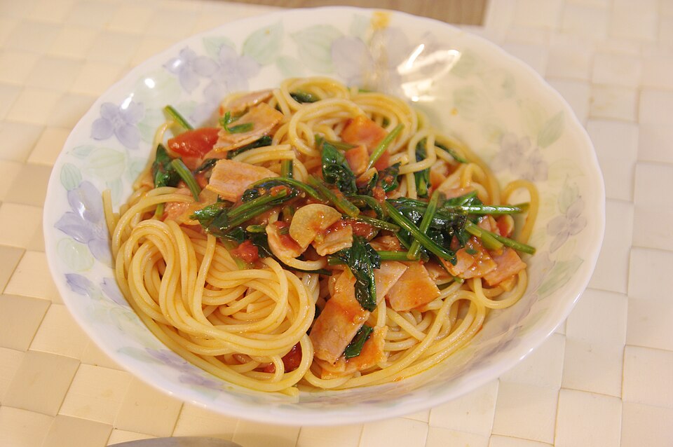 Photo: Pasta tomato spinach